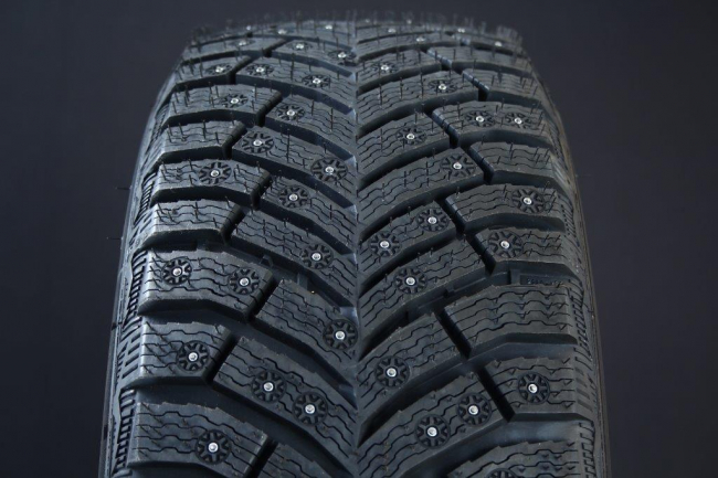 275/40R22 MICHELIN X-ICE NORTH 4 SUV DUBB