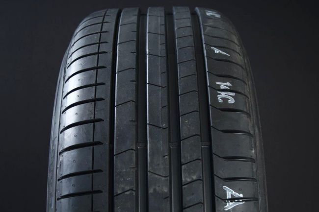 285/40R19 PIRELLI PZERO PZ4