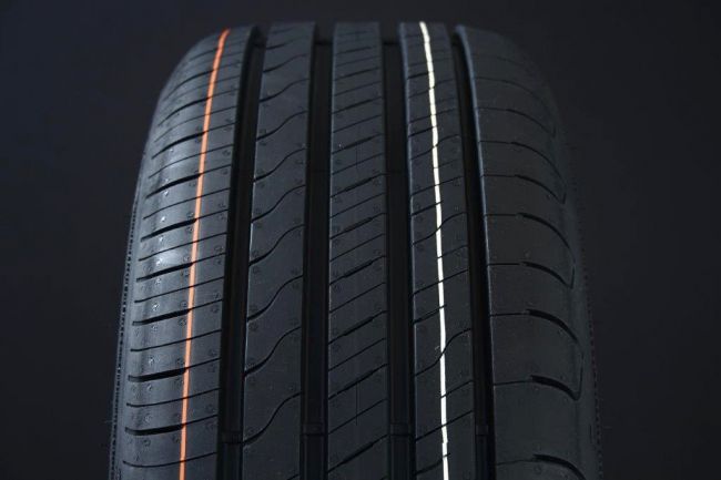 235/55R17 GOODYEAR EFFICIENTGRIP 2 SUV