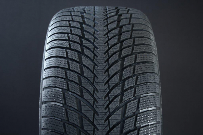 245/35R19 NOKIAN WR SNOWPROOF P FRIKTION