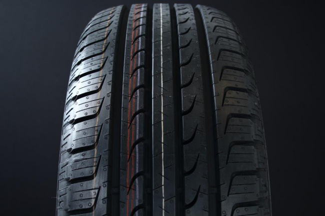 215/65R16 GOODYEAR EFFICIENT GRIP SUV