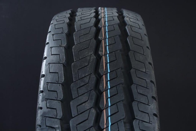 195/75R16 CONTINENTAL VANCO CAMPER C-DÄCK