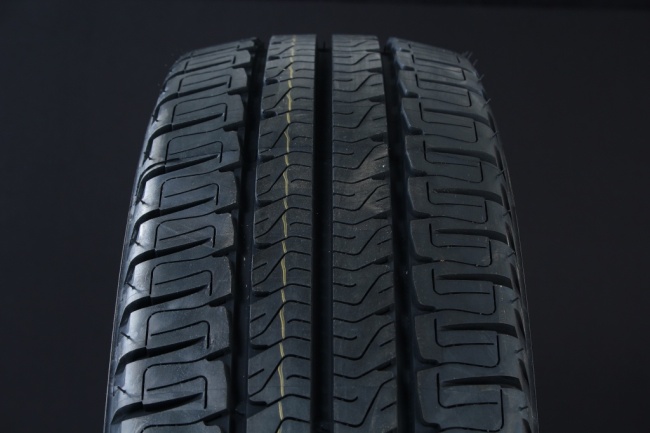 215/70R15 MICHELIN AGILIS CAMPING C-Däck