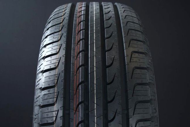 215/70R16 GOODYEAR EFFICIENTGRIP SUV