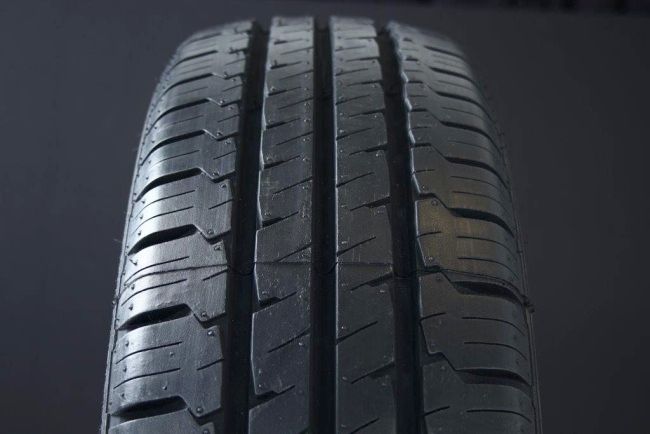 205/82R14 HANKOOK VANTRA LT RA18 C-DÄCK